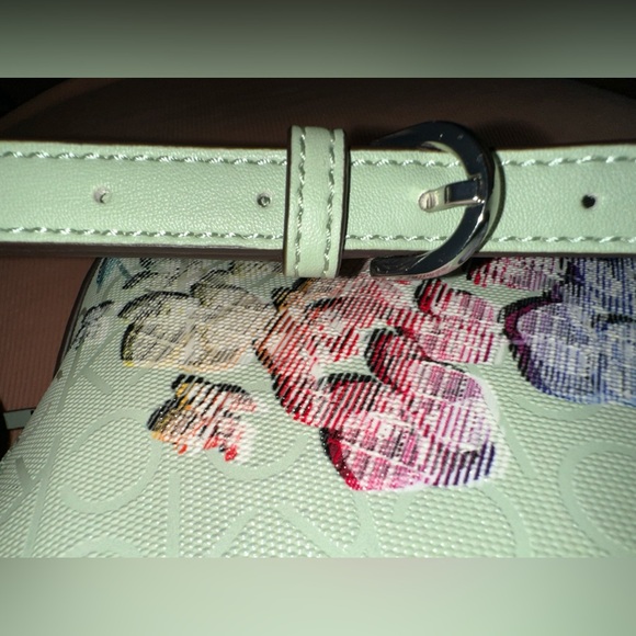 Calvin Klein Lucy Triple Compartment Shoulder Bag/crossbody bag - Picture 5 of 16